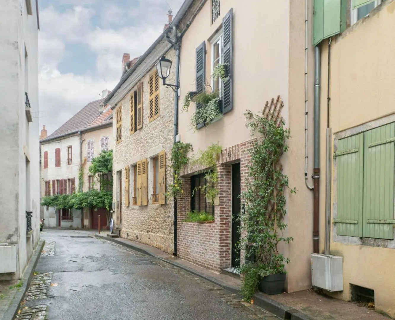 Grande Maison Cusset - Maison De Ville - 3 Chambres