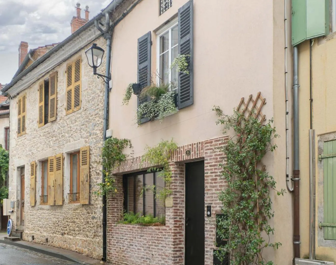 Grande Maison Cusset - Maison De Ville - 3 Chambres France