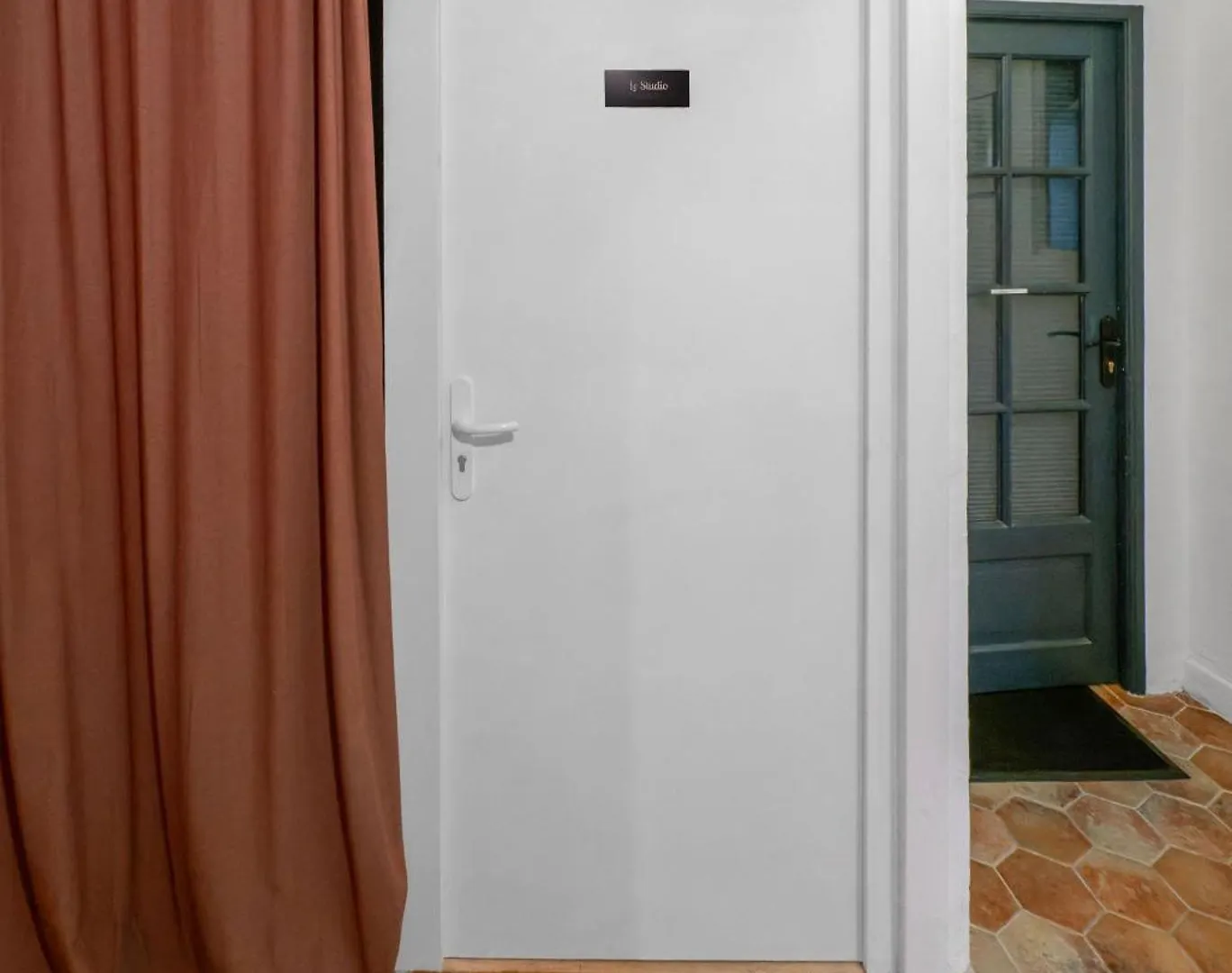 Grande Maison Cusset - Maison De Ville - 3 Chambres 0*,