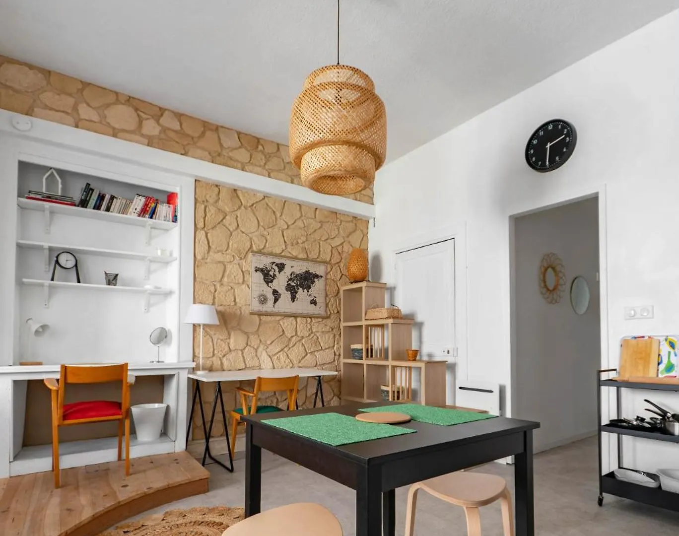 Grande Maison Cusset - Maison De Ville - 3 Chambres 0*,  France